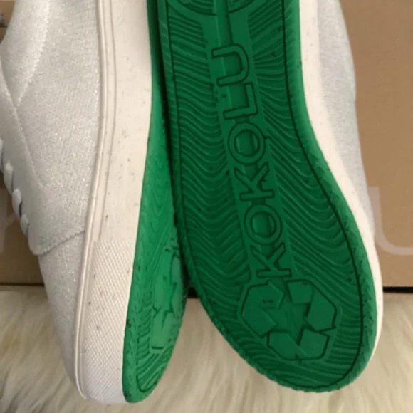 KOKOLU Comfort Knit Sneaker - Picture 9 of 12